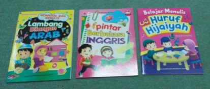 Buku belajar membaca dan menulis PAUD