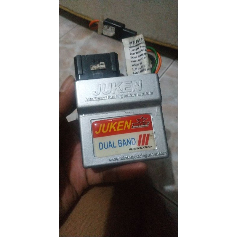 

ECUjukendualband3ori
