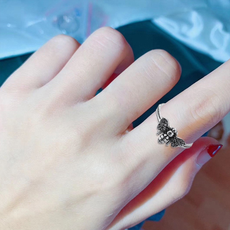 Fancyqube 7pcs / Set Cincin Jari Lapis Silver Desain Butterfly Yinyang Bee Warna Hitam Gaya Punk Gothic Retro Untuk Wanita