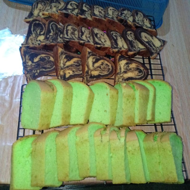 chiffon cake pandan slice