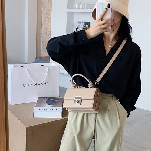 TAS SELEMPANG WANITA OIKO LILY SLING BAG