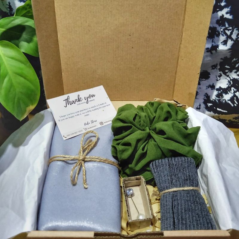 

Gift Box Hijab / Hampers Hijab / kado hijab / Birthday