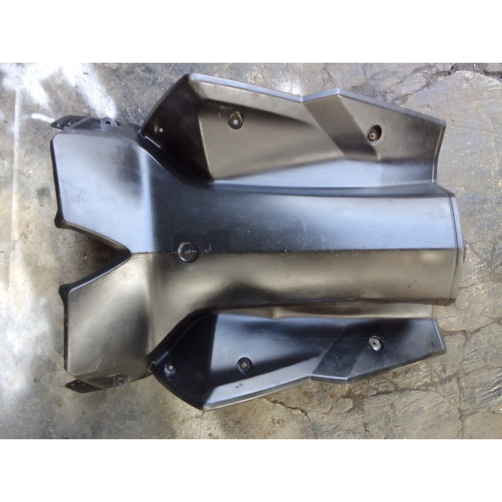 cover inner lower - dashboard bawah cover kontak bawah laci vario 125 old ORIGINAL