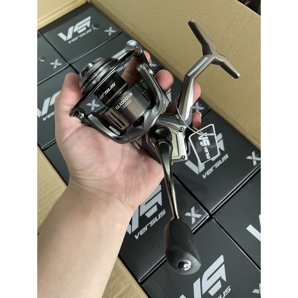 REEL VERSUS GLADIATOR POWER HANDLE SIZE (1000-6000)
