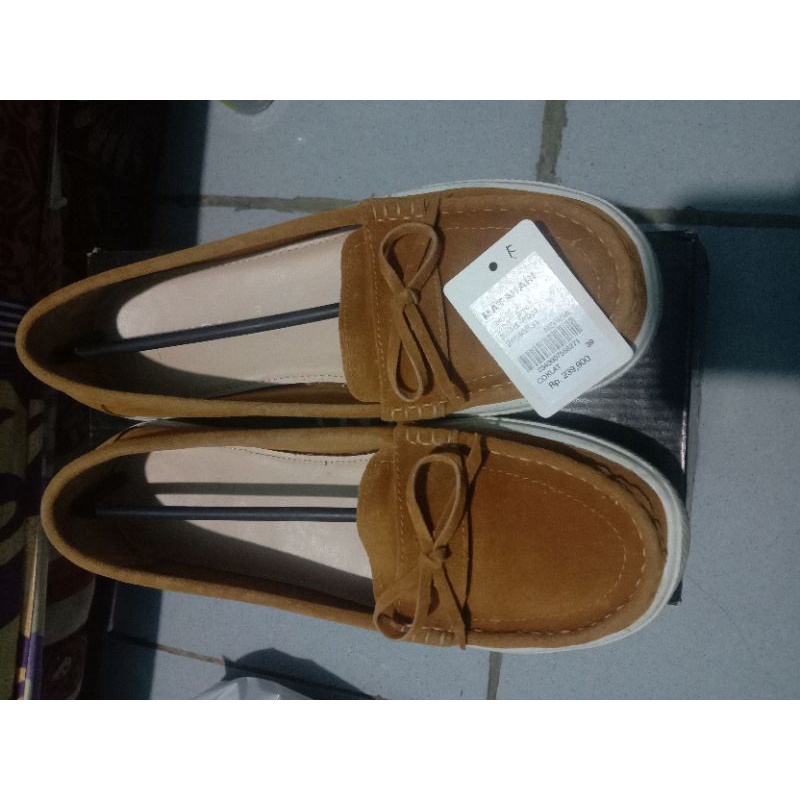 Preloved sepatu nevada