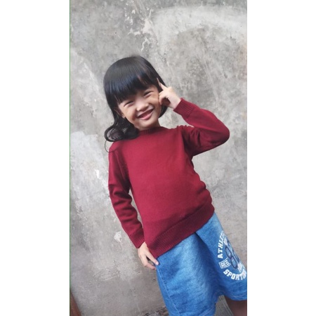 Sweater rajut anak polos kerah bulat