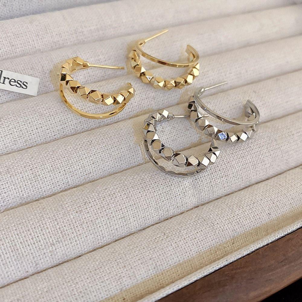 Mxbeauty Wanita Menjuntai Anting Elegan Gaya Vintage Mempelai Wanita Perhiasan Hadiah Anting Liontin Bentuk C Kubus Anting Hoop Alloy Fashion Hoop Earrings