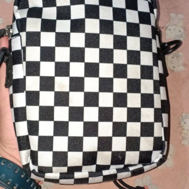 TAS SELEMPANG CATUR KOTAK