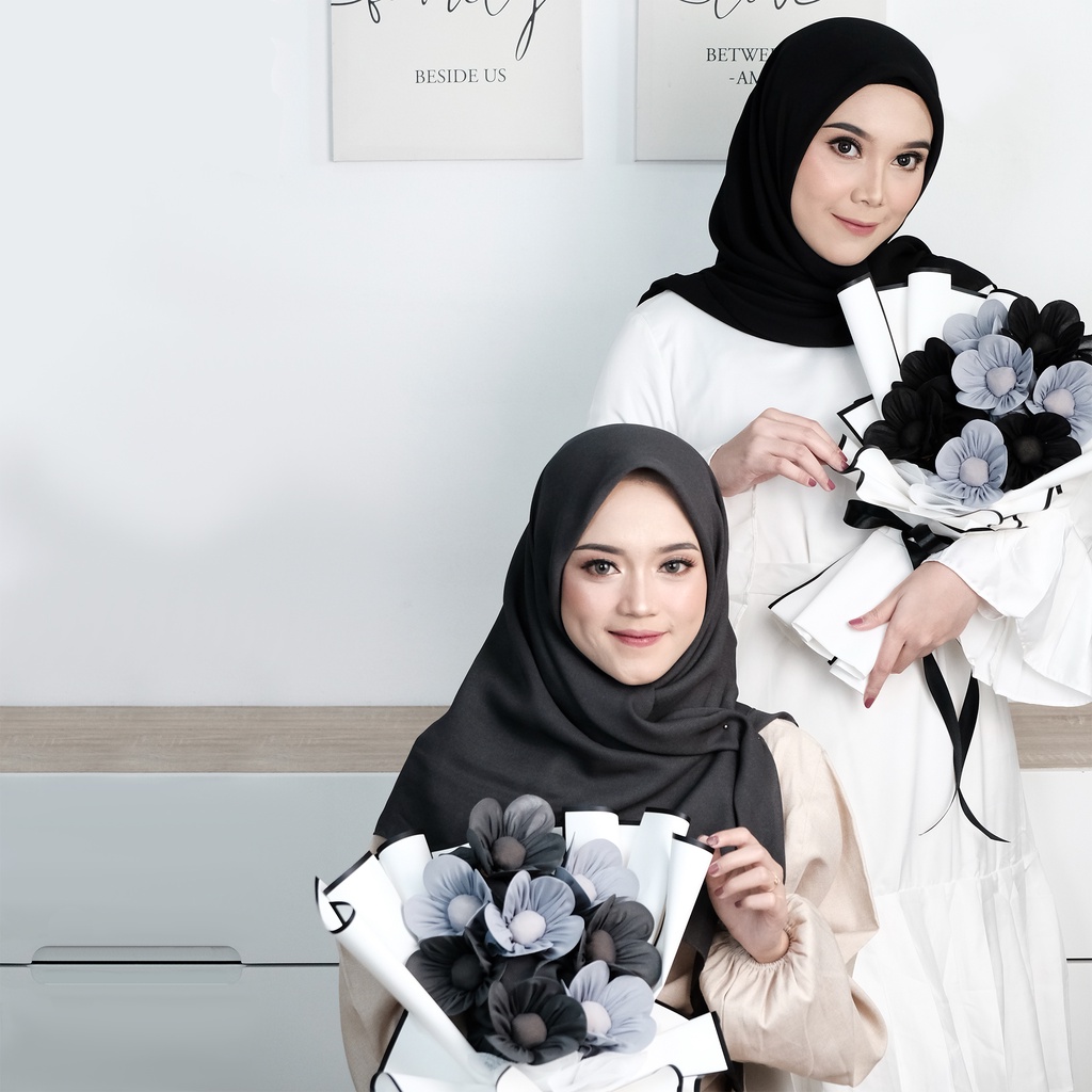 Elmer Living Buket isi 2 Square Hijab | Hadiah Wisuda | Kado Ulang Tahun