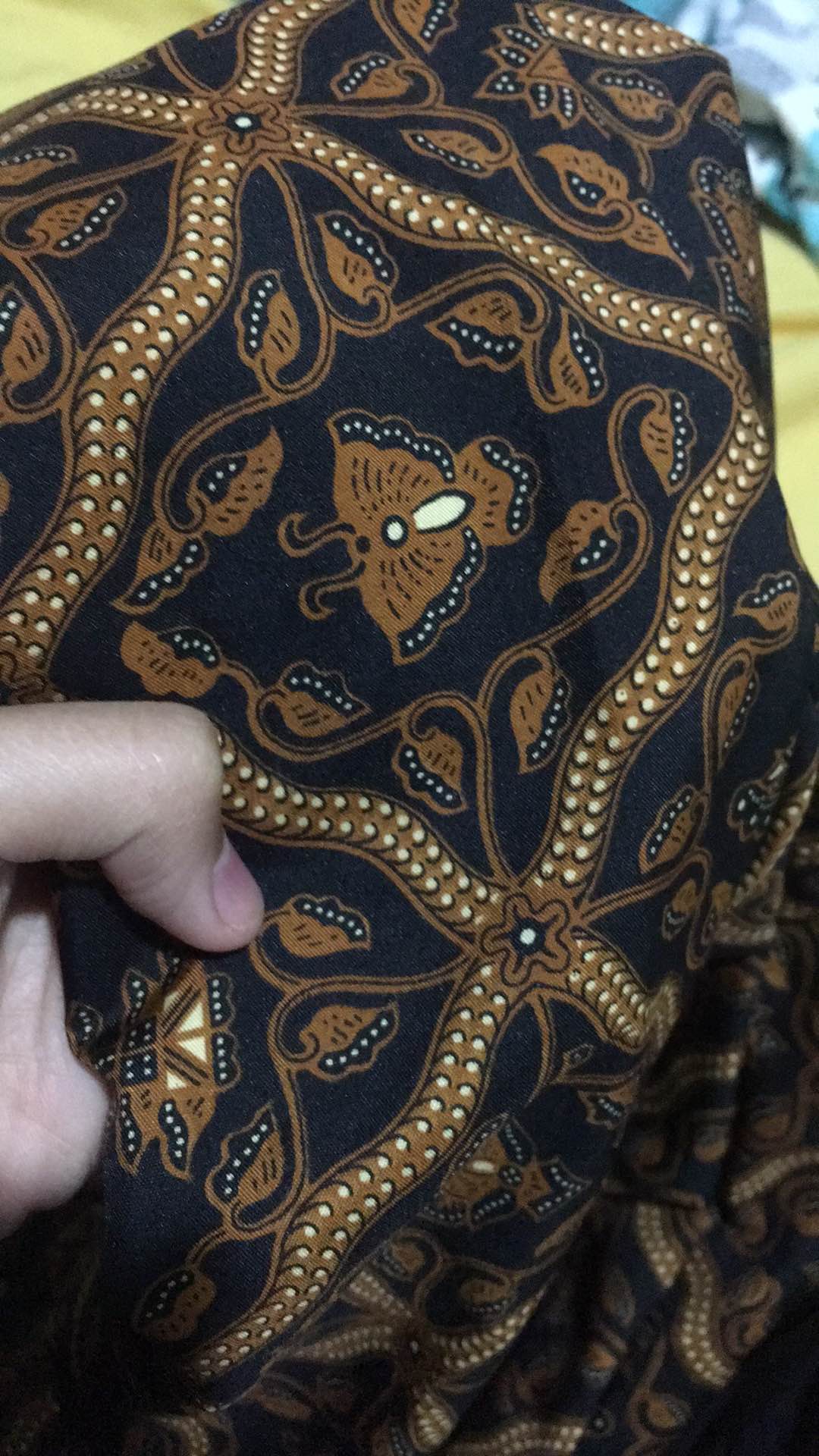 Rok Plisket Sidoluhur / Kotak Hitam Baru Dan Kemeja Batik Couple / Sarimbit