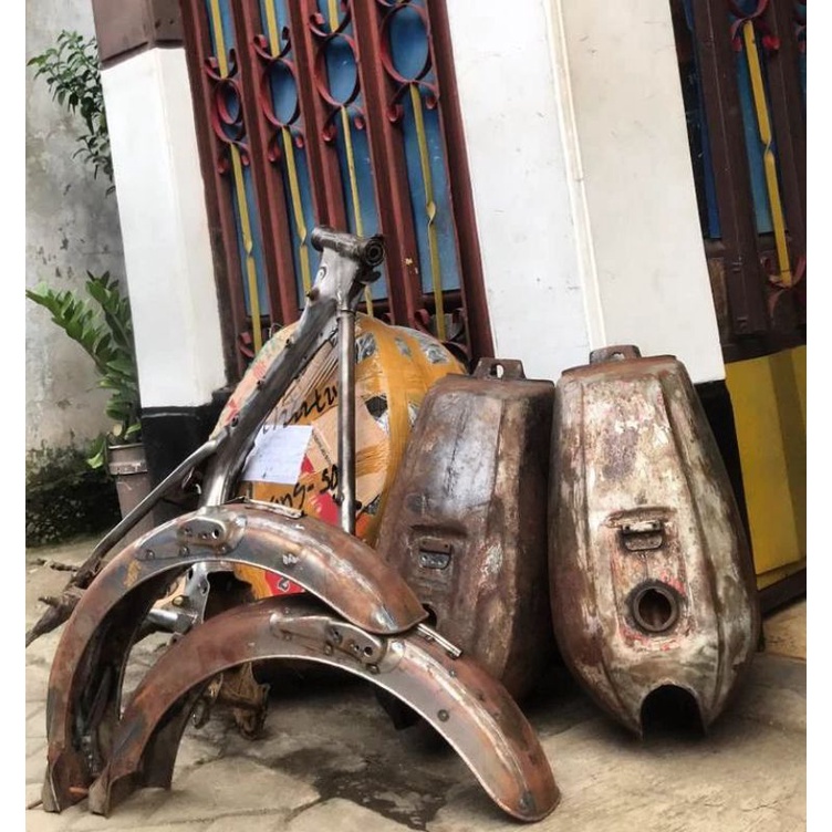 TANGKI GL100 & SLEBOR BELAKANG CB PRESS KUDUS DETAIL ORIGINAL