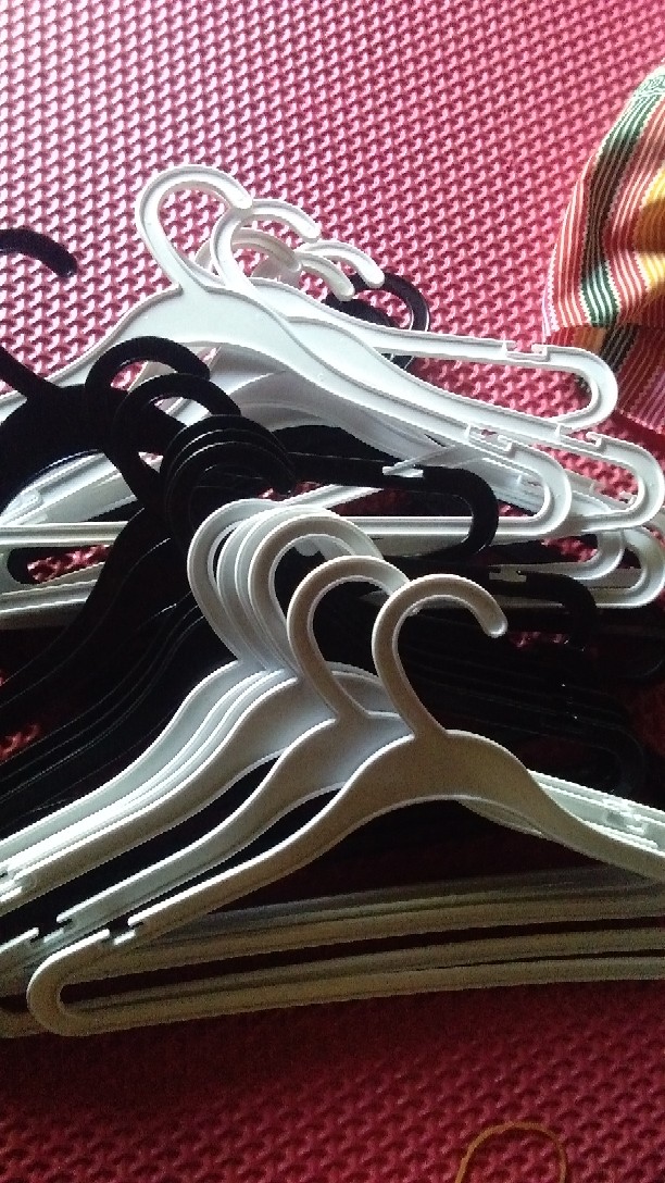 Gantungan Baju / Hanger Remaja 14 In (12 Pcs)