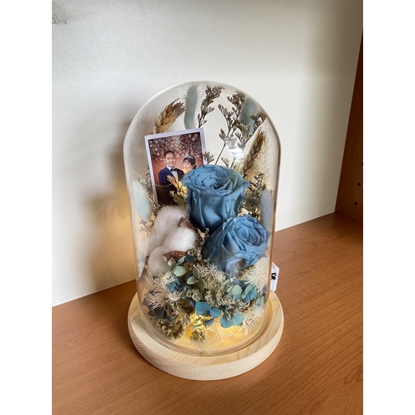 glass dome double preversed rose - Blue