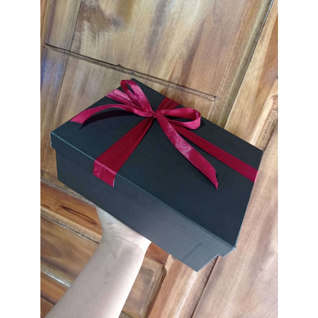 

kotak kado bridesmaid ulangtahun wisuda hantaran souvenir murah/ ukuran 20x15x8cm