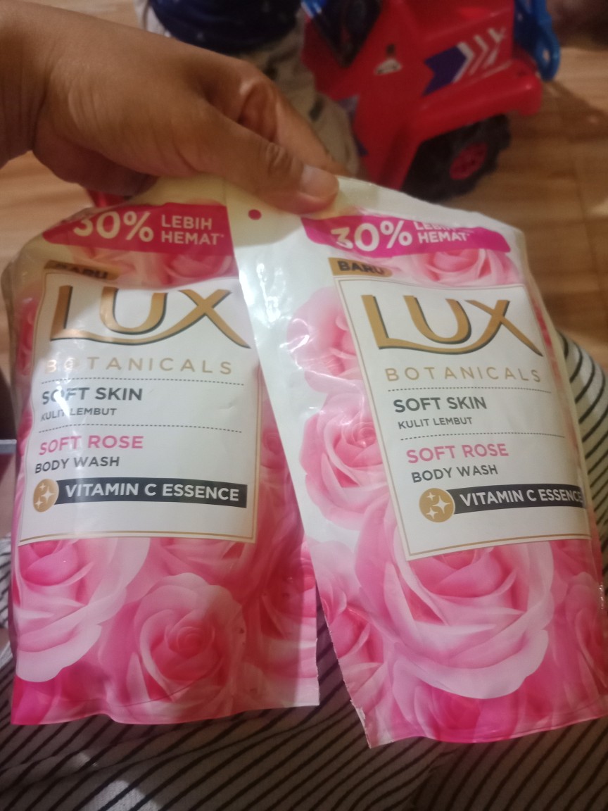 Lux Soft Rose Sabun Cair 450 Ml