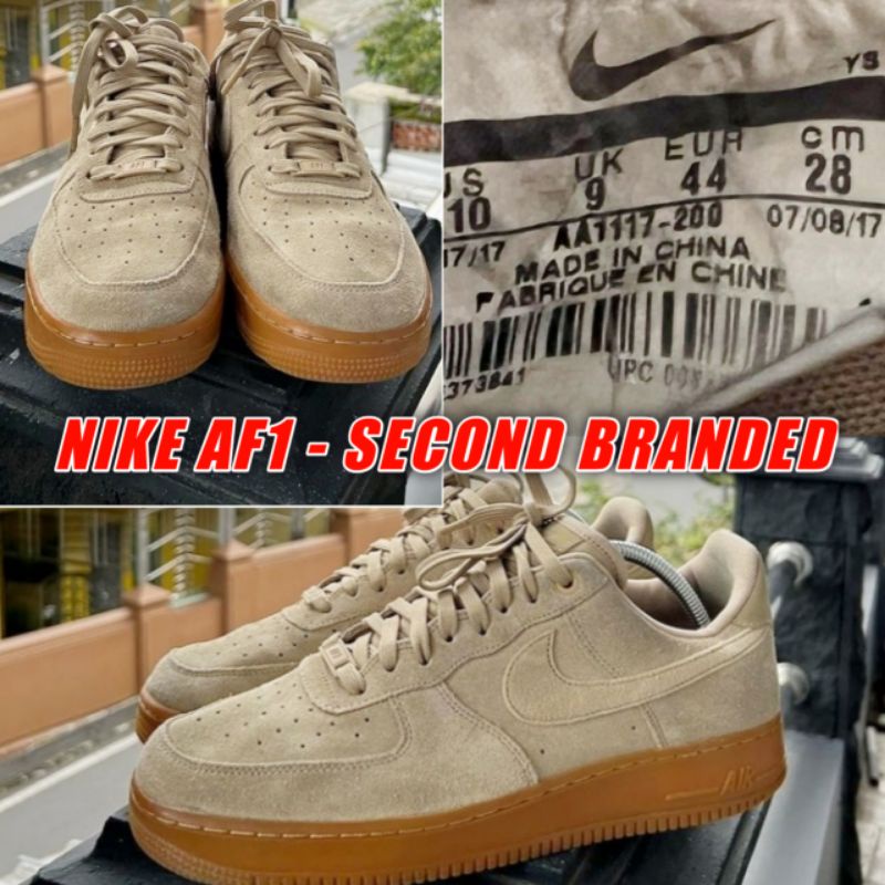 (PRELOVED) SEPATU SNEAKERS COWOK NIKE AF1 LOW LV8 SUEDE SECOND BRANDED