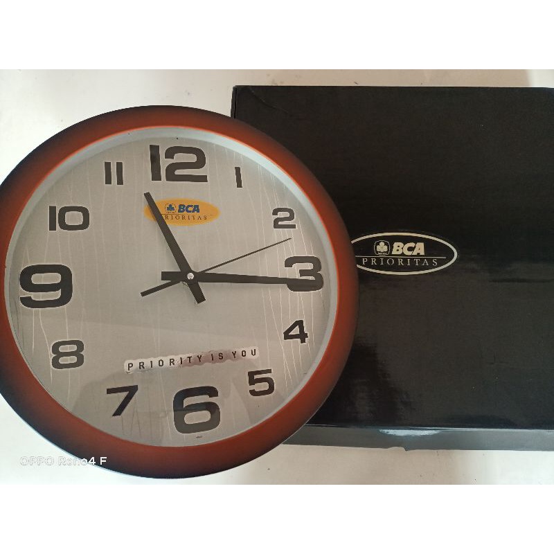 Jam dinding BCA Prioritas