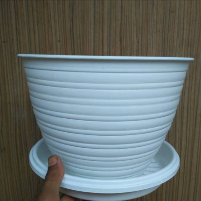 Pot tanaman hias (Tawon ukuran 27) Pot bunga plus piring taktakan