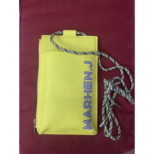 keep an preloved like new 2 pouch hp marhen J