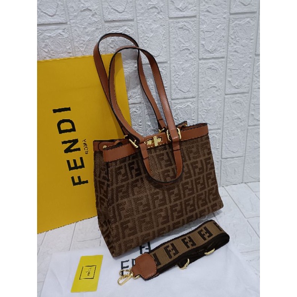 tas fashion tote Fendi peekaboo  kanvas medium size 3fungsi, Fendi Tote top handle, shoulder bag.dan selempang free paperbag