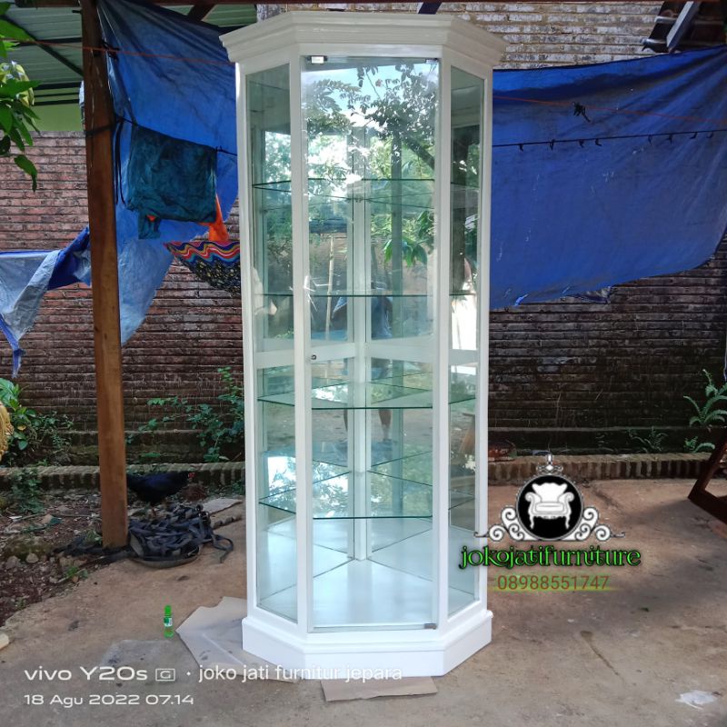 lemari hias kaca/lemari sudut cat duco