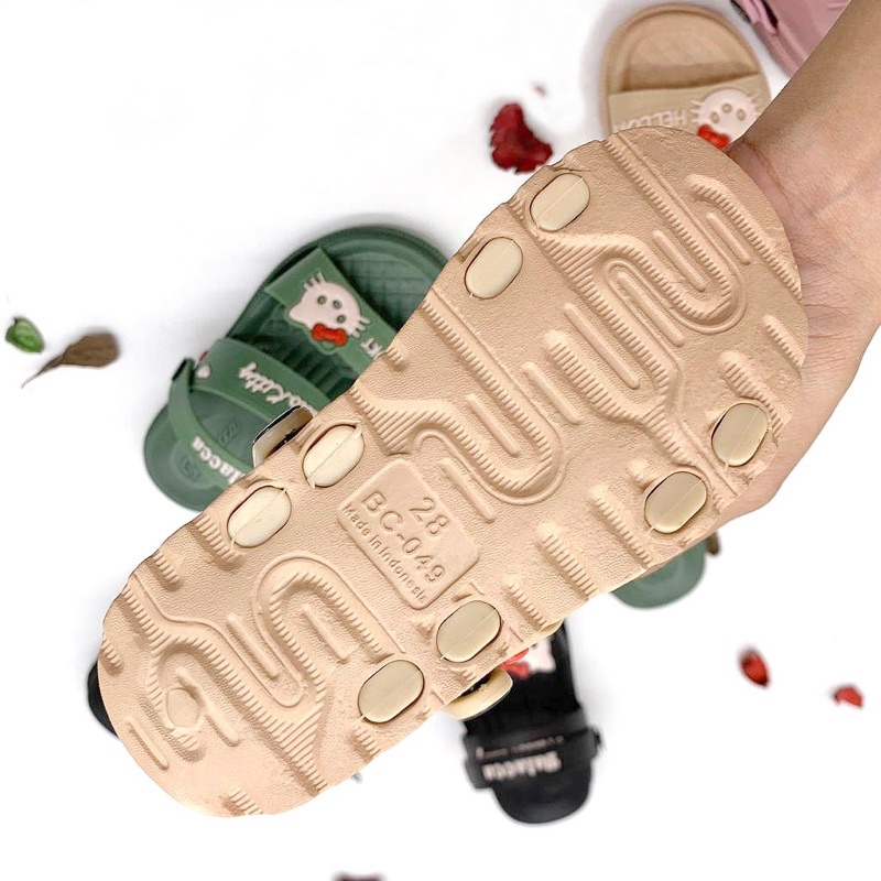 Sandal Selop Anak Perempuan Bahan Karet Model Tali Belakang Karakter Hello Kitty