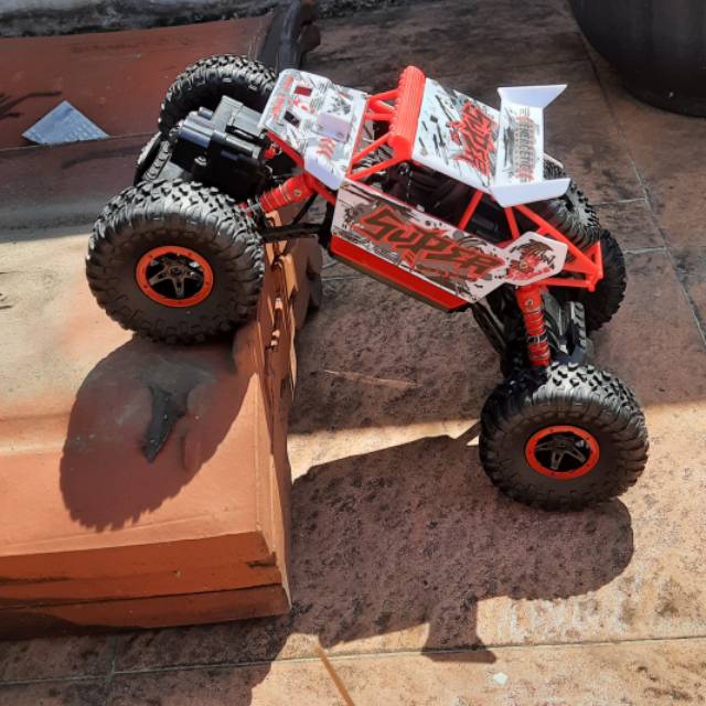 MOBIL REMOTE CONTROL ROCK DRIFT CRAWLER SUPER CLIMBING 4WD 1:18