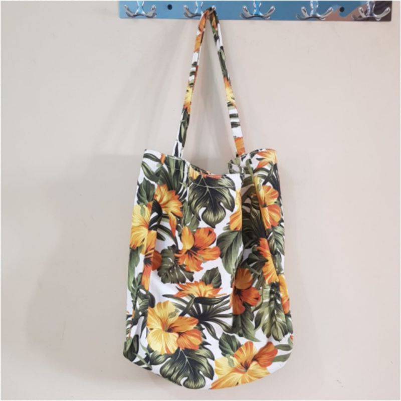 Tas Kanvas Wanita Kapasitas Besar 2024 Tas Bahu Wanita Bergaris Sederhana