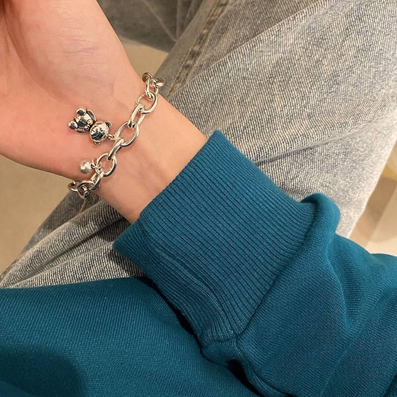 Gelang Rantai Liontin Beruang Warna silver Gaya Korea Untuk Wanita