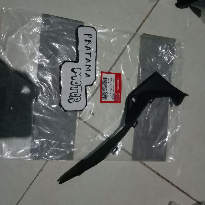 PANEL SHROUD CB150R V3 SAMBUNGAN SAYAP KIRI CB150R HITAM DOFF 50275K15600ZC
