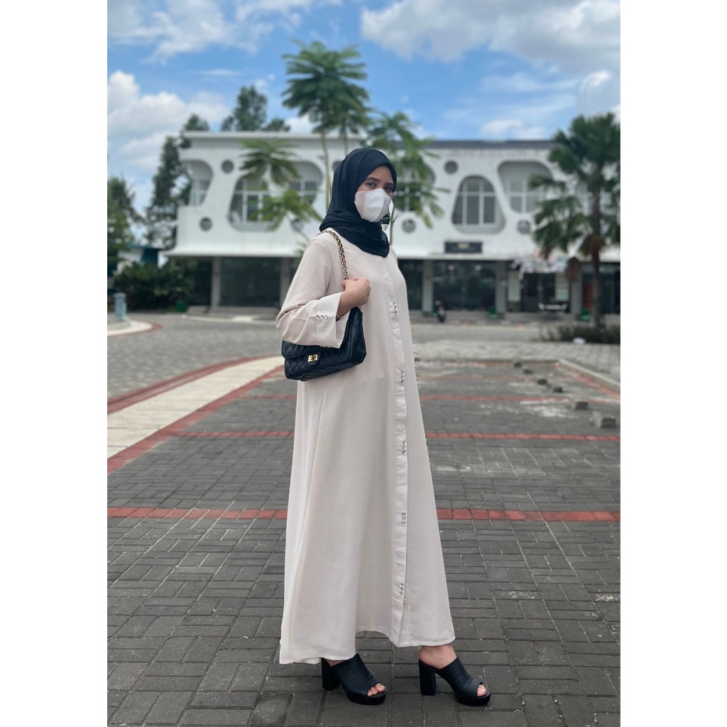 NAMIYA ABAYA CREAM by YUMNAA HIJAB - ABAYA KEKINIAN - ABAYA CRISTAL - GAMIS CRISTAL - ABAYA PESTA - 
