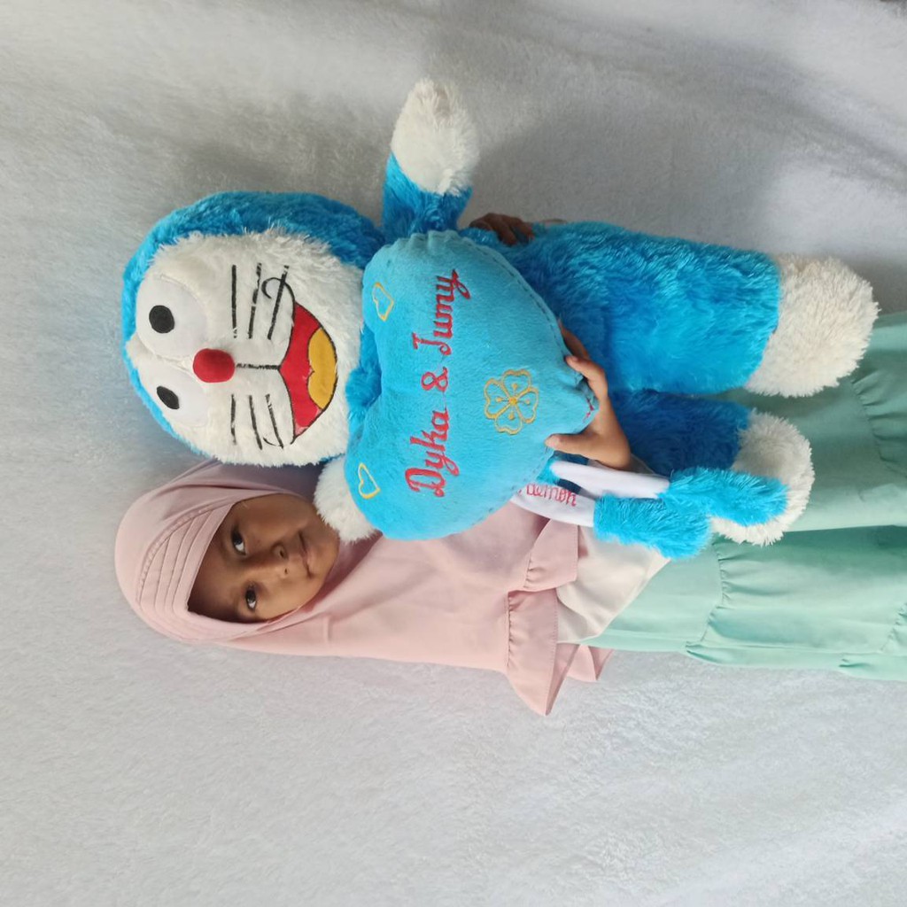 BONEKA DORAEMON XL RASFUR GRATIS COSTUM UKIR NAMA CETAK PHOTO