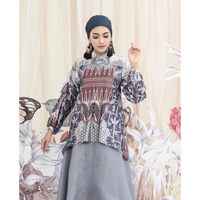 bira blouse aurora sky wearing klamby