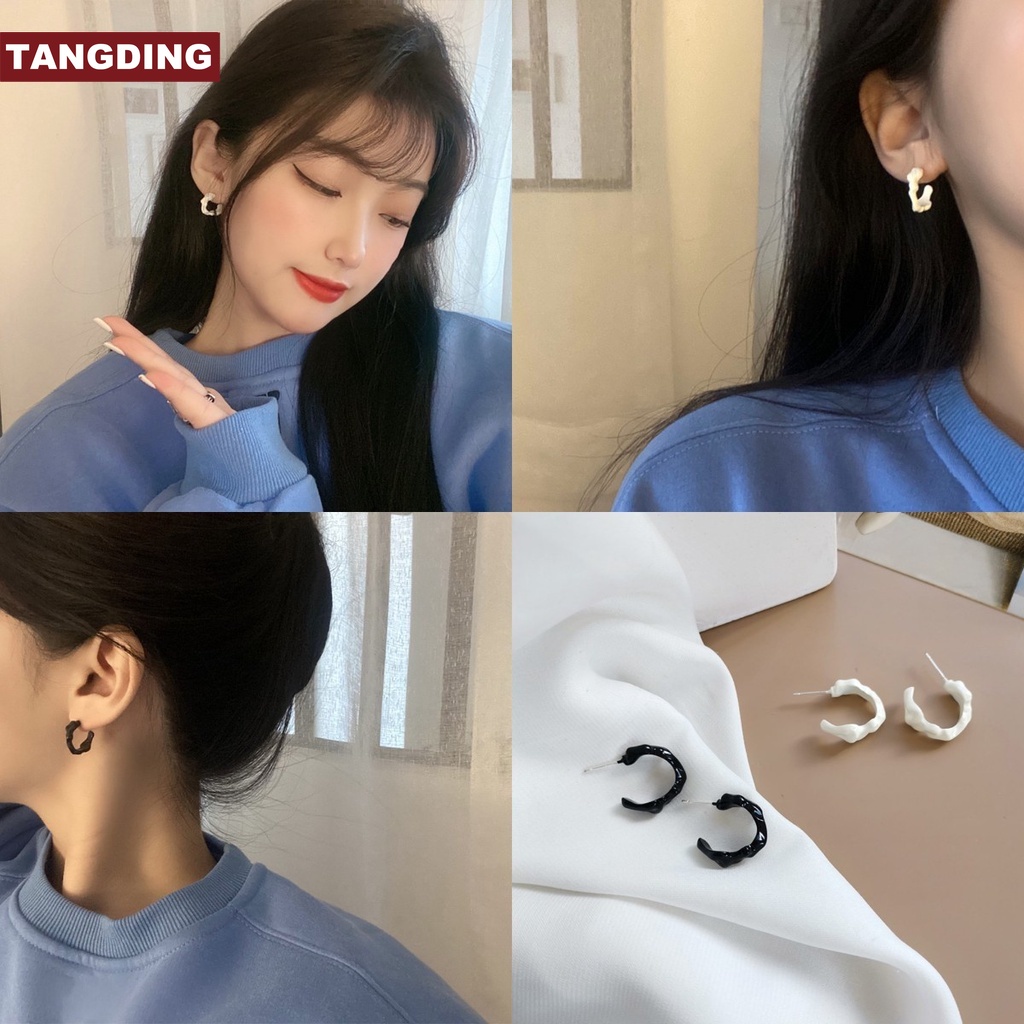 【COD Tangding】C-Shape Ear Stud Black White Color Earrings Fashion Jewelry Accessories