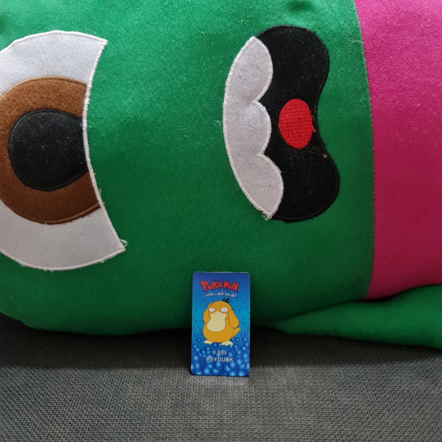 Pokemon Tazos Psyduck Kartu Nama Bundling Boneka Minion Chiki Figure