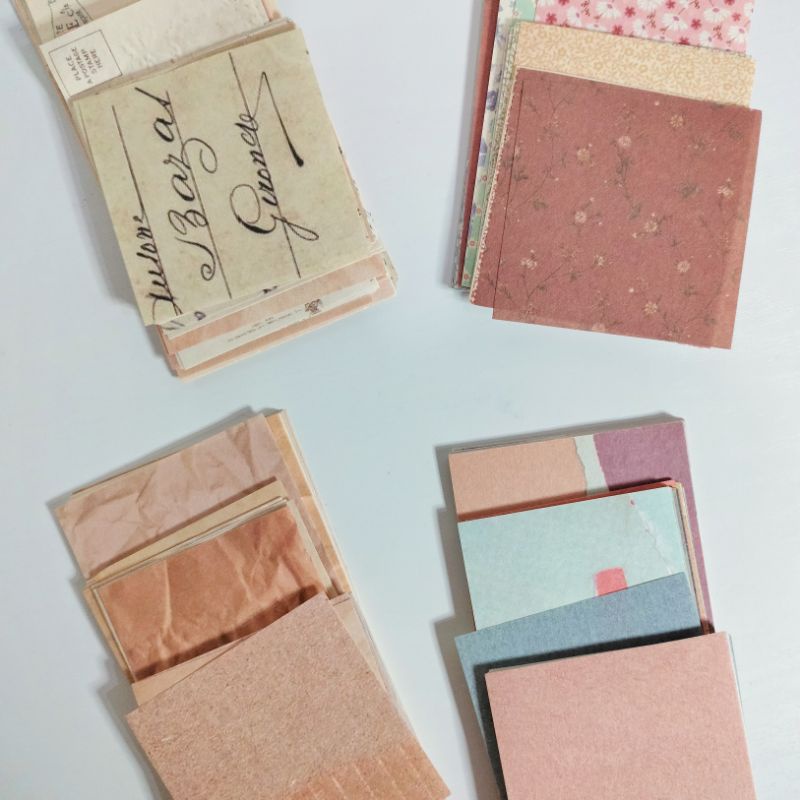 

Preloved Kertas Motif Untuk Journaling