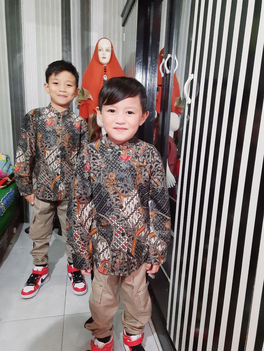 Set Batik Couple Ayah Dan Anak Motif Klasik Warna Kuning