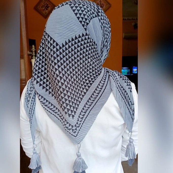 - rakhastore27- Segiempat Plisket Voal Kuncir Dnay ZA-F17 Abu Hitam