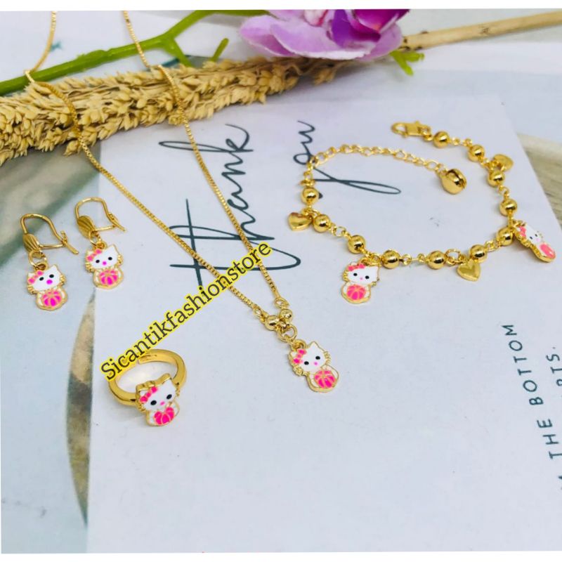 Perhiasan Titanium Anak anak Satu paket Hello Kitty  Anting Kalung Cincin Gelang Terlaris Anti Karat