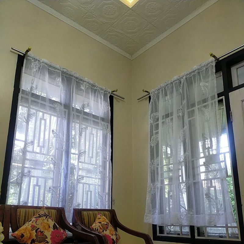 VITRAS GORDEN PUTIH MOTIF DAUN