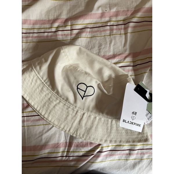 topi bucket hat h&m x blackpink original new (belum pernah dipake)