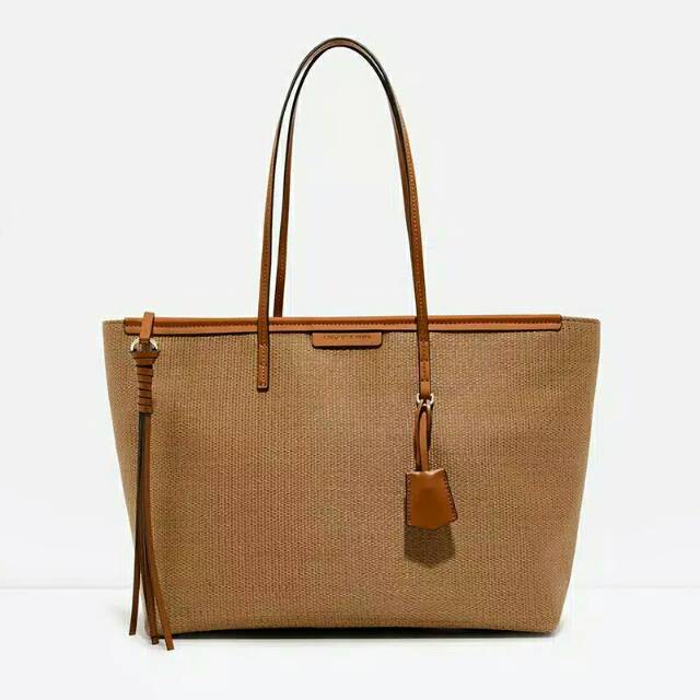 TAS CHARLES AND KEITH TEXTURED TOTE BAG