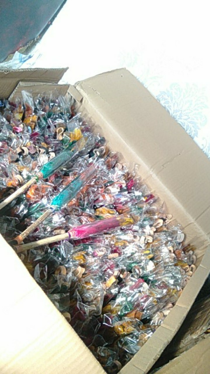 Souvenir Kemoceng Bulu Ayam 17 Cm - Souvenir Pernikahan Murah Unik Ulang Tahun Lucu Sovenir Sofenir