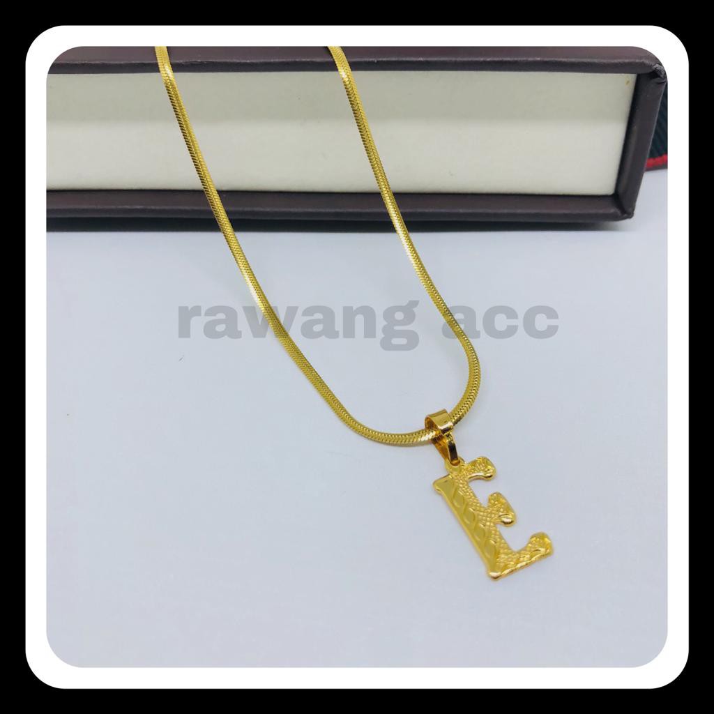 Kalung Titanium Fashion Wanita Liontin Abjad Huruf  E Warna Gold Anti Karat Selamanya
