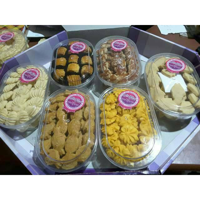 

Paket Kue Lebaran 6 Toples