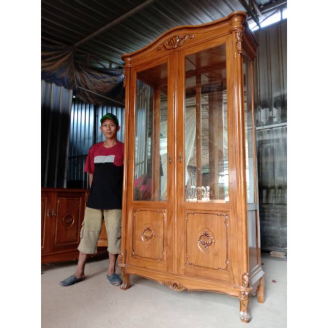 Lemari pajangan jati ukiran mebel Jepara