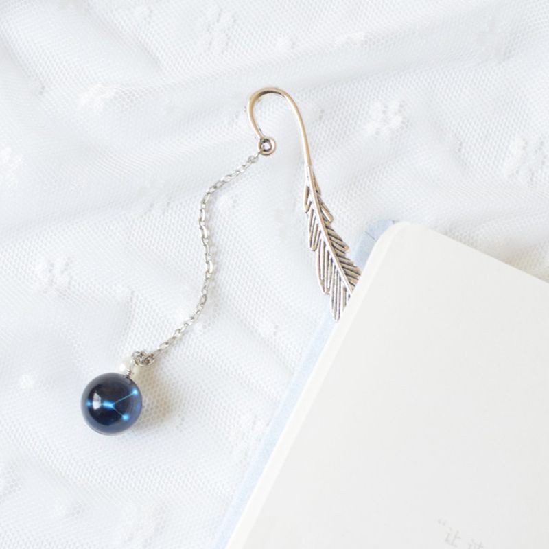 

Free Ongkir ya Creative Noctilucent 12 Constellation Bookmark Pendant Metal Book Marker Stationery