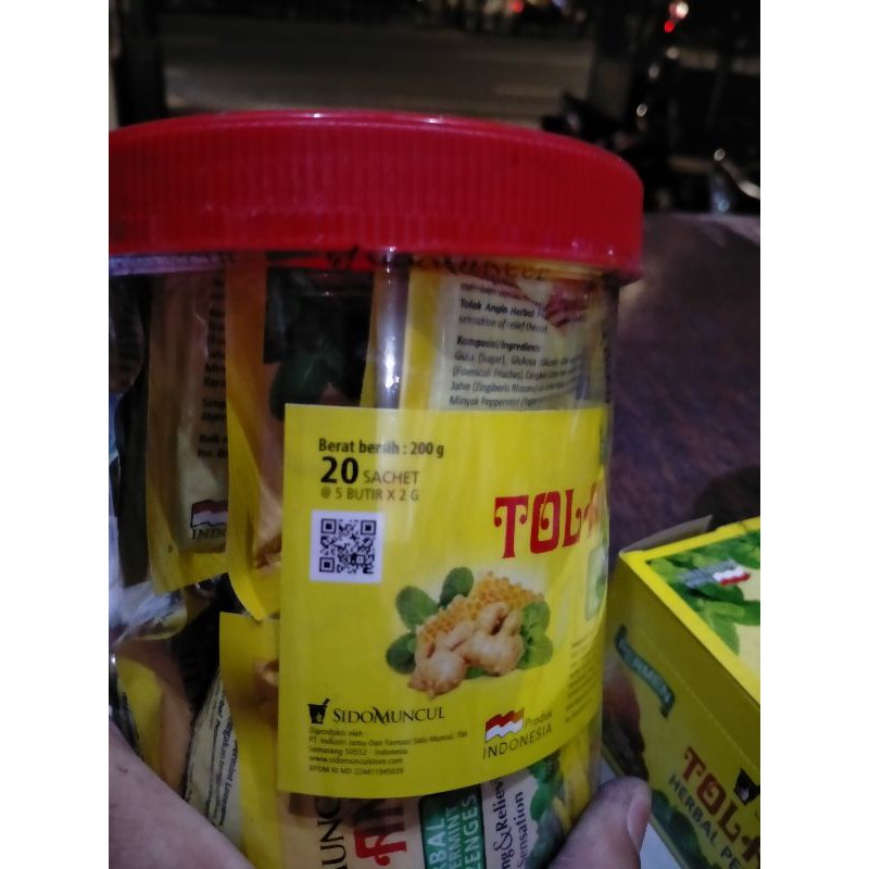 Permen tolak angin,per toples isi 20sachet.