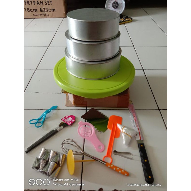 

alat mendekorasi kue