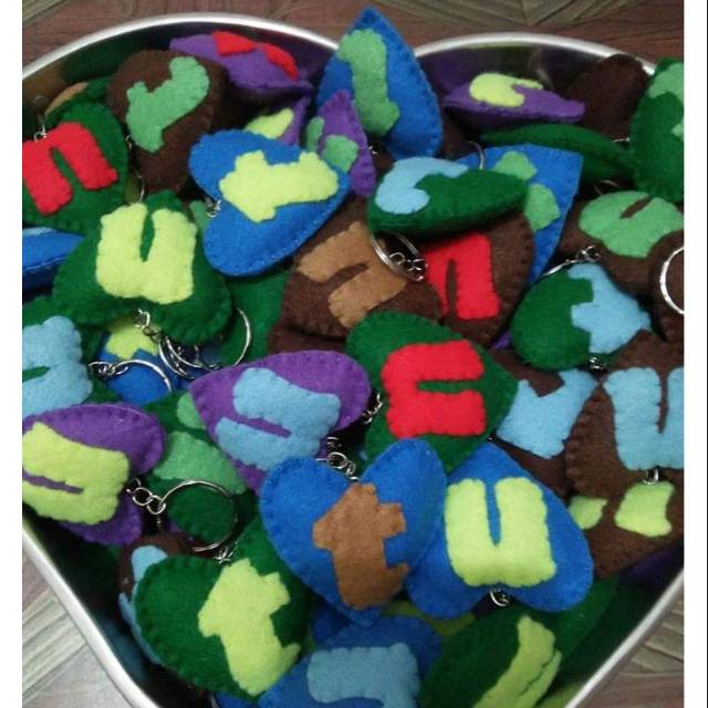 By request duit turus gantungan kunci inisial